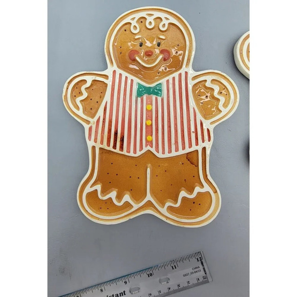 Avon Jolly N' Sweet Gingerbread Treat Ceramic Trivets Set of 3 Holiday Decor - Picture 4 of 5